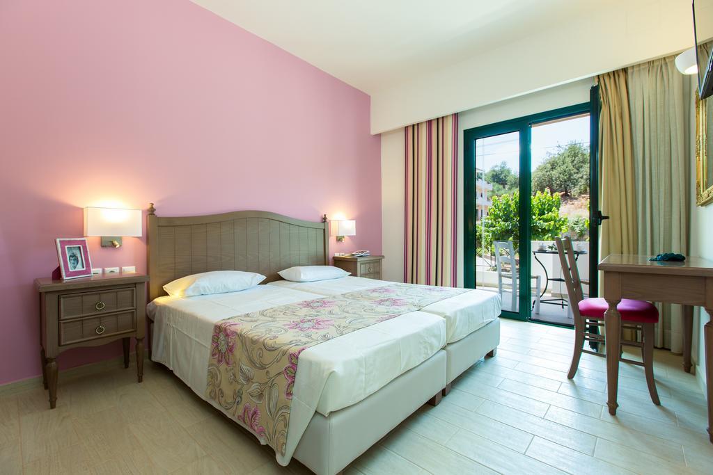 Alonia Villa, Refined Living With 50M2 Private Pool, By Thinkvilla Melidhonion  Room photo