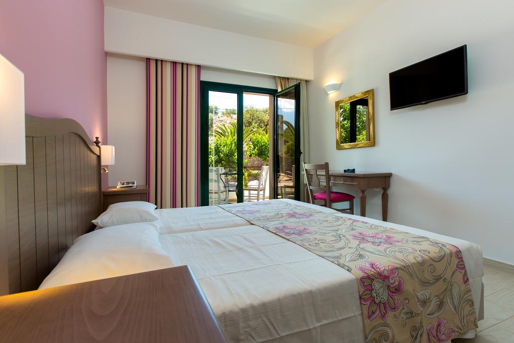 Alonia Villa, Refined Living With 50M2 Private Pool, By Thinkvilla Melidhonion  Room photo