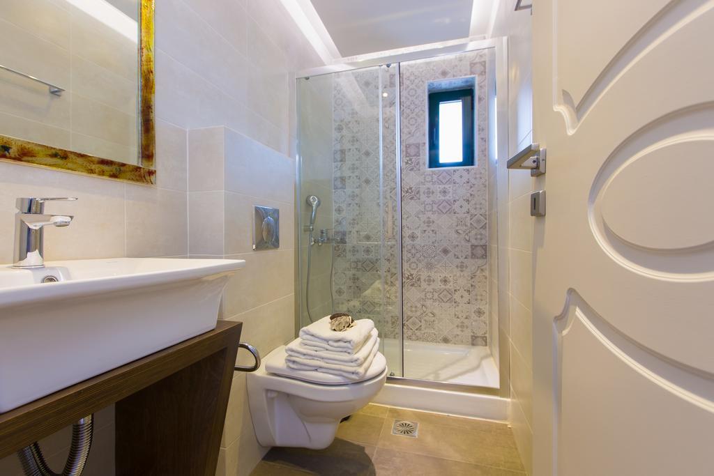 Alonia Villa, Refined Living With 50M2 Private Pool, By Thinkvilla Melidhonion  Room photo